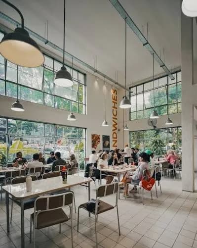 BMB Canteen Bandung: Rahasia di Balik Corned Beef Sourdough yang Bikin Antrean Mengular